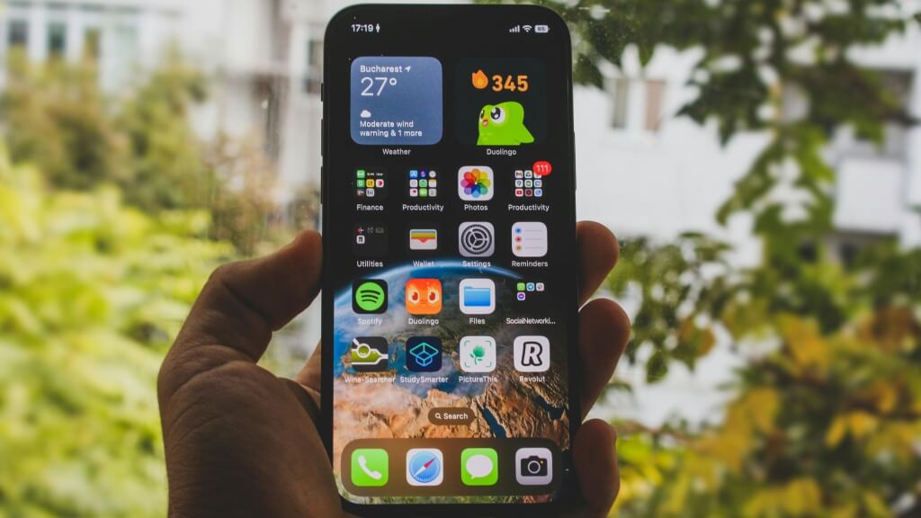 Explicações de inglês vs apps de aprendizagem: vantagens e desvantagens